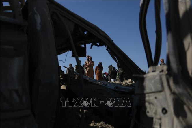 Phương tiện bị phá hủy sau một cuộc không kích tại Nangarhar, Afghanistan. Ảnh: THX/TTXVN