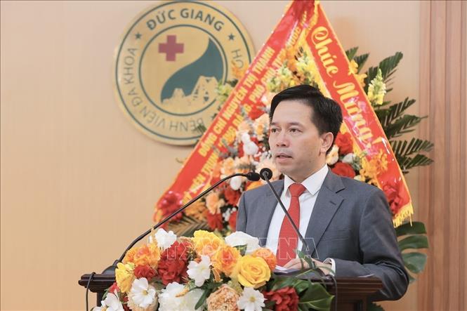 PGS.TS Đỗ Đình Tùng, Giám đốc Bệnh viện Đa khoa Đức Giang phát biểu. Ảnh: Minh Quyết - TTXVN
