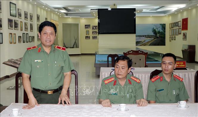 Thiếu tướng Nguyễn Hồng Nguyên, Phó Chánh Văn phòng Bộ Công an làm việc với Công an tỉnh Cà Mau. Ảnh: TTXVN phát