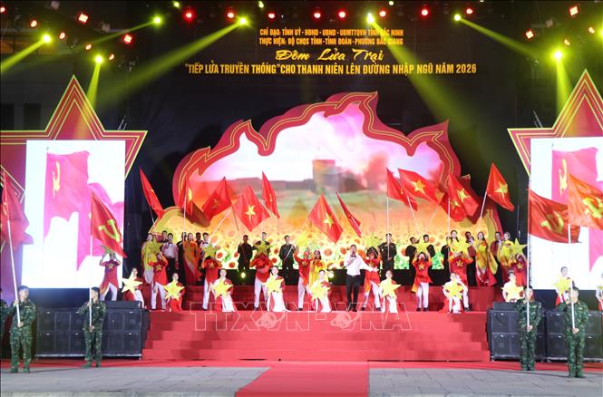 Chương trình văn nghệ tại Đêm lửa trại. Ảnh: Thái Hùng- TTXVN