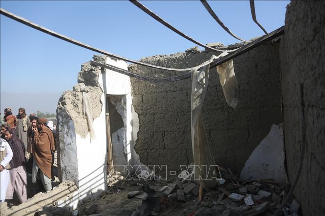 Ngày 27/2/2026, Pakistan đã tiến hành không kích các cơ sở của Taliban tại Afghanistan, phá hủy nhiều mục tiêu quan trọng, trong đó có một kho đạn tại tỉnh Nangarhar (ảnh), đồng thời khiến 72 tay súng Afghanistan thiệt mạng, hơn 120 người bị thương. Các cuộc không kích được thực hiện sau khi lực lượng Taliban tại Afghanistan nổ súng tấn công các tiền đồn của Pakistan dọc khu vực biên giới vào tối 26/2. Ảnh: THX/TTXVN