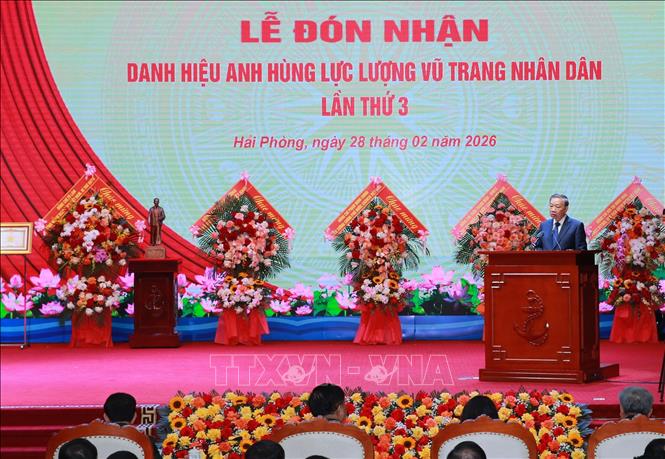 Tổng Bí thư Tô Lâm, Bí thư Quân ủy Trung ương dự và phát biểu chỉ đạo. Ảnh: Trọng Đức - TTXVN