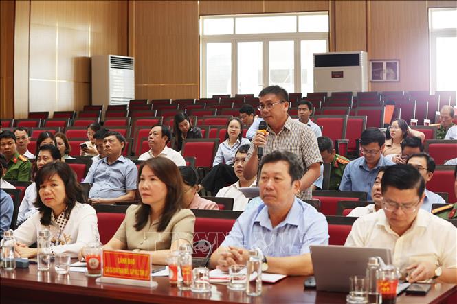 Đại diện lãnh đạo các xã phát biểu ý kiến về công tác chuẩn bị. Ảnh Đặng Tuấn - TTXVN