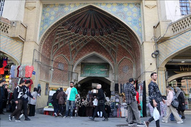 Chợ Lớn tại thủ đô Tehran, Iran ngày 24/2/2026. Ảnh: THX/TTXVN