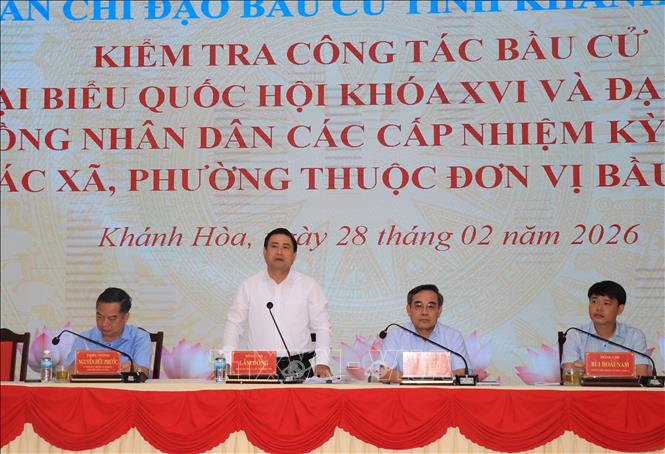 Phó Bí thư Tỉnh ủy, Chủ tịch HĐND tỉnh Lâm Đông phát biểu tại buổi làm việc. Ảnh: Phan Sáu - TTXVN
