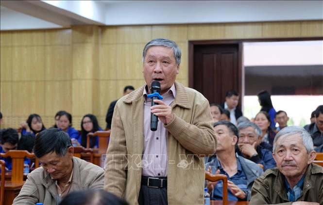 Cử tri phường Xuân Hương – Đà Lạt (Lâm Đồng) phát biểu ý kiến tại Hội nghị. Ảnh: Nguyễn Dũng – TTXVN
