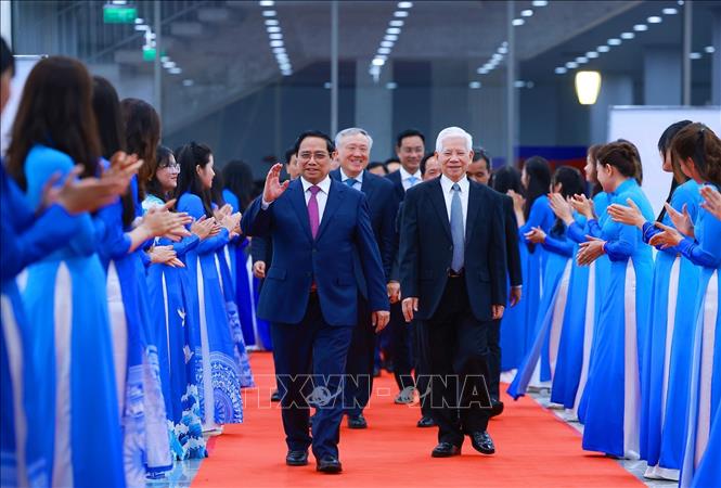 Thủ tướng Phạm Minh Chính đến dự Chương trình nghệ thuật chính luận “Thủ tướng Phạm Văn Đồng - trọn đời vì nước, vì dân”. Ảnh: Dương Giang-TTXVN
