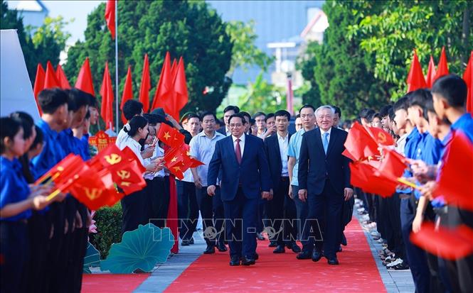 Prime Minister Pham Minh Chinh attends the ceremony commemorating the 120th anniversary of the birth of Prime Minister Pham Van Dong. Photo: Duong Giang – VNA