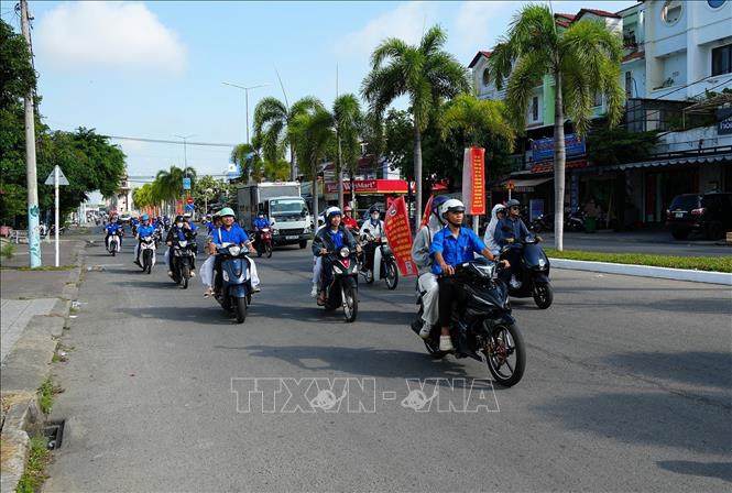 Diễu hành tuyên truyền cuộc bầu cử đại biểu Quốc hội khóa XVI và đại biểu HĐND các cấp nhiệm kỳ 2026 - 2031 trên địa bàn phường Rạch Giá. Ảnh: Lê Huy Hải - TTXVN
