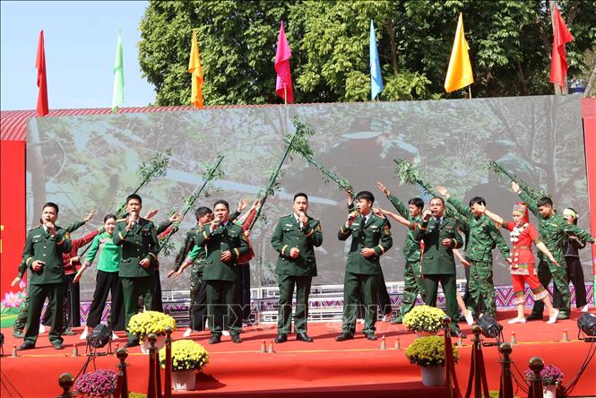 Tiết mục văn nghệ tại Ngày hội Biên phòng toàn dân năm 2026 tại xã Ba Sơn, tỉnh Lạng Sơn. Ảnh: Quang Duy - TTXVN
