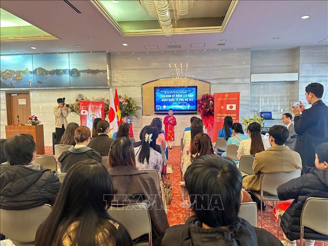 Tọa đàm chào mừng Ngày Quốc tế Phụ nữ 8/3 thu hút đông đảo chị em phụ nữ Việt Nam sinh sống tại vùng Kansai tham gia. Ảnh: Nguyễn Tuyến – Pv TTXVN tại Nhật Bản