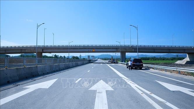 Tuyến cao tốc Quảng Ngãi - Hoài Nhơn. Ảnh: Dương Giang-TTXVN