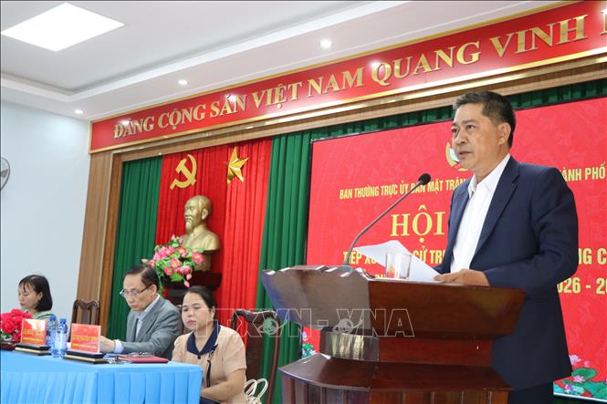 Ông Nguyễn Tiến Nam  Phó Chủ tịch Uỷ ban Mặt trận Tổ quốc Việt Nam thành phố Huế, ứng cử đại biểu Quốc hội nhiệm kỳ 2026-2031 trình bày chương trình hành động. Ảnh: Mai Trang - TTXVN 