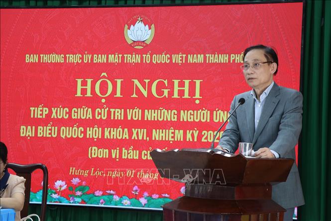 Bộ trưởng Ngoại giao Lê Hoài Trung tiếp xúc cử tri tại Huế. Ảnh: Mai Trang - TTXVN 