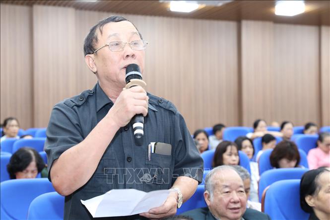 Cử tri phường Đông Kinh, tỉnh Lạng Sơn nêu ý kiến với các ứng cử viên đại biểu Quốc hội khóa XVI, thuộc đơn vị bầu cử số 1 tỉnh Lạng Sơn. Ảnh: Văn Đạt - TTXVN