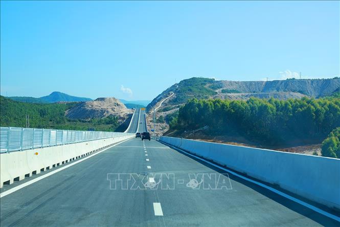 Dự án tuyến đường cao tốc Chí Thạnh (Đắk Lắk) - Vân Phong (Khánh Hoà) thuộc tuyến đường bộ cao tốc Bắc - Nam phía Đông. Ảnh: Dương Giang-TTXVN 