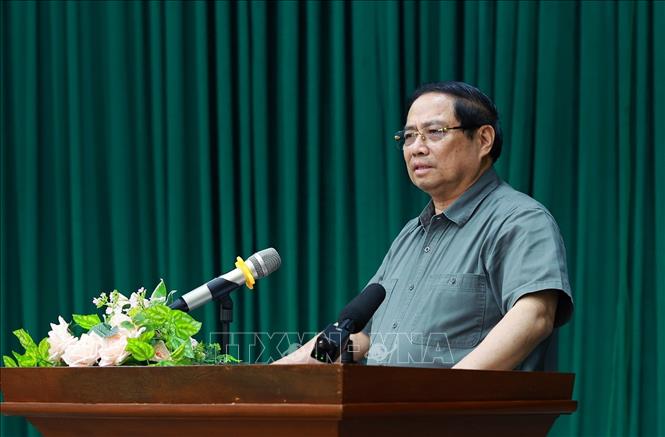 Thủ tướng Phạm Minh Chính làm việc với các địa phương có dự án đường cao tốc đi qua. Ảnh: Dương Giang-TTXVN