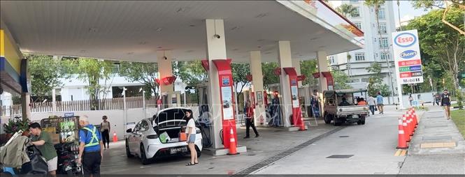 Một cây xăng tại Singapore. Ảnh: Ngọc Khương-Pv TTXVN tại Singapore