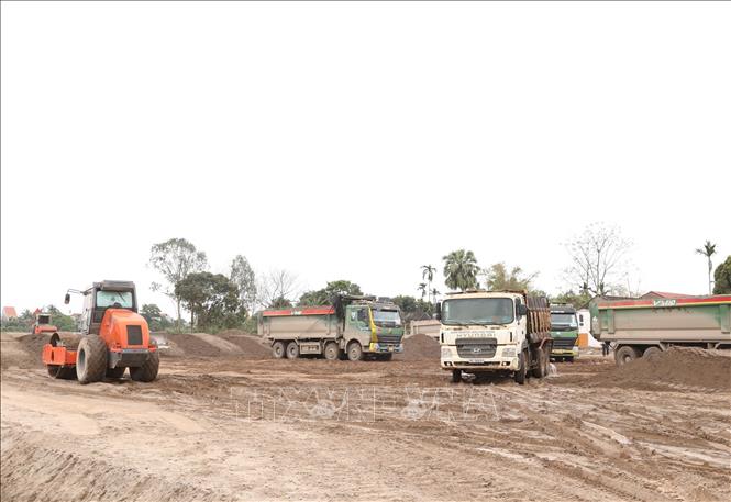 Khí thế lao động hăng say, tấp nập tại Km3, thuộc quản lý và thi công của mũi thi công số 1. Ảnh: Đức Phương – TTXVN