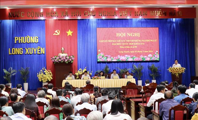 Quang cảnh buổi tiếp xúc cử tri. Ảnh: Thanh Sang-TTXVN