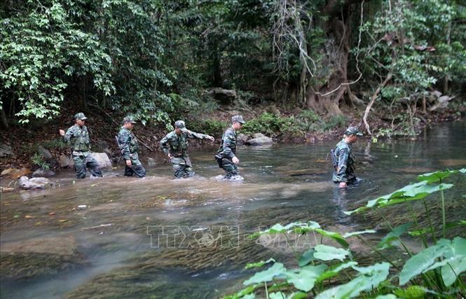 Bộ đội Biên phòng tỉnh Quảng Trị tuần tra bảo vệ an ninh trật tự và đường biên giới Tổ quốc. Ảnh: Hồ Cầu - TTXVN