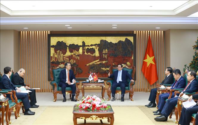 Thủ tướng Phạm Minh Chính tiếp ông Bakytzhan Sagintayev, Chủ tịch Hội đồng Ủy ban Kinh tế Á – Âu (EEK). Ảnh: Dương Giang-TTXVN 