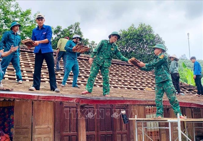 Những ngôi nhà mới kiên cố giúp đồng bào vùng biên an cư lạc nghiệp, xây dựng cuộc sống mới ấm no, tốt đẹp hơn. Ảnh: TTXVN phát