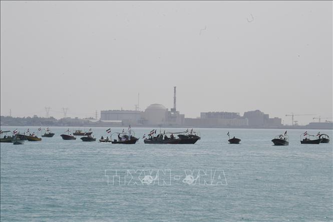 Tàu chiến của Lực lượng Vệ binh Cách mạng Hồi giáo Iran tại Vịnh Persian, gần Bushehr, Iran. Ảnh: THX/TTXVN