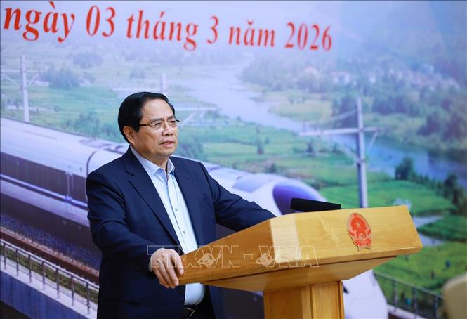 Thủ tướng Phạm Minh Chính chủ trì Phiên họp thứ bảy của Ban Chỉ đạo các công trình trọng điểm, dự án quan trọng quốc gia lĩnh vực đường sắt. Ảnh: Dương Giang-TTXVN
