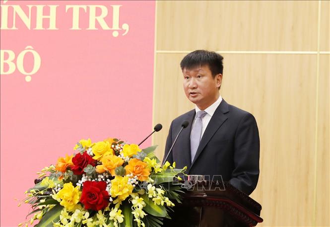 Đồng chí Trần Huy Tuấn, Ủy viên Trung ương Đảng, Bí thư Tỉnh ủy Ninh Bình, phát biểu tại hội nghị. Ảnh: Đức Phương - TTXVN