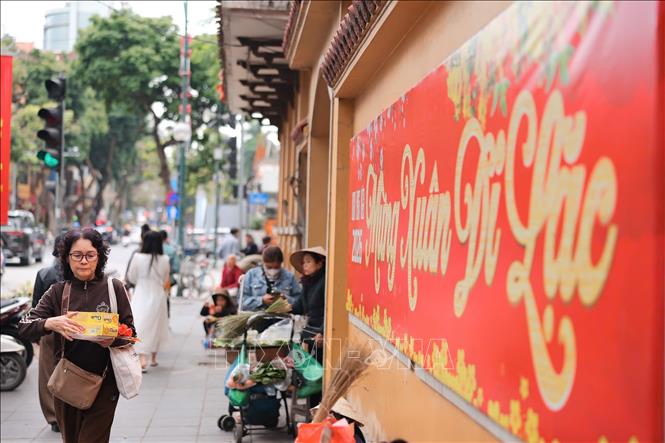 Người dân đến lễ chùa Quán Sứ (Hà Nội). Ảnh: Phạm Tuấn Anh - TTXVN