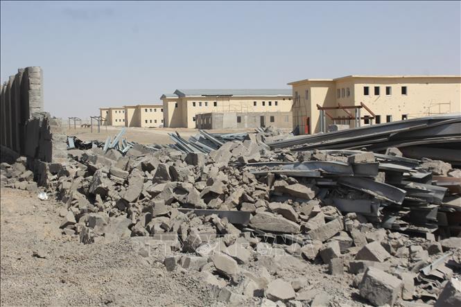 Đống đổ nát do giao tranh tại Kandahar, Afghanistan ngày 28/2/2026. Ảnh: THX/TTXVN