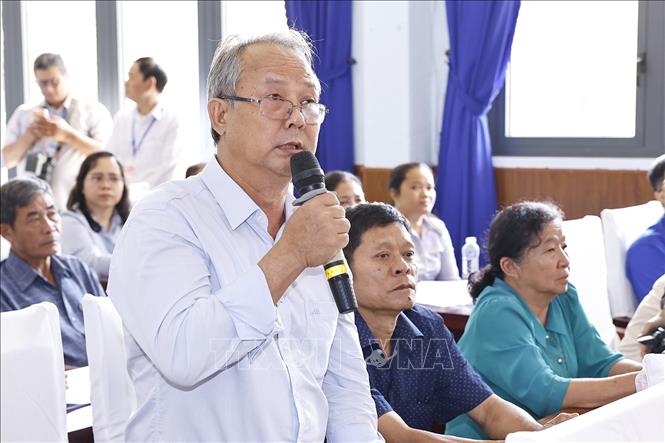 Cử tri xã Tân An Hội phát biểu. Ảnh: Doãn Tấn - TTXVN