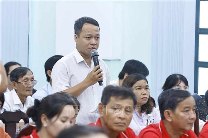 Cử tri xã Tân An Hội phát biểu. Ảnh: Doãn Tấn - TTXVN