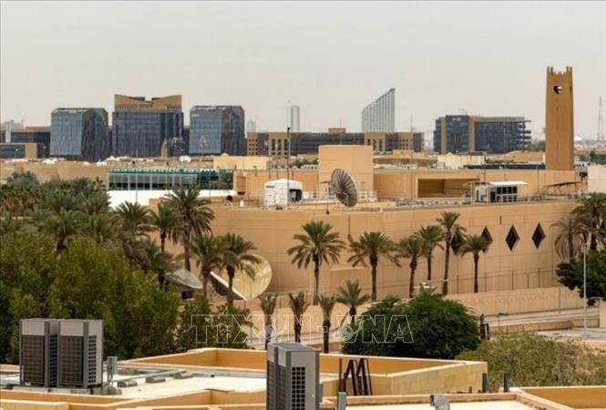 Tòa nhà đại sứ quán Mỹ ở thủ đô Riyadh, Saudi Arabia ngày 3/3/2026. Ảnh: manilastandard.net/TTXVN