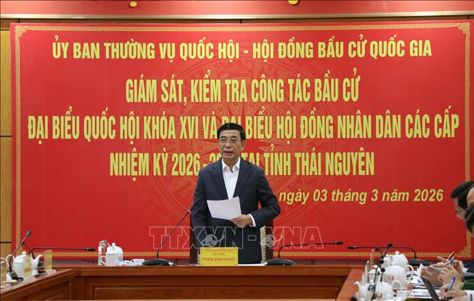 Đại tướng Phan Văn Giang, Ủy viên Bộ Chính trị, Bộ trưởng Bộ Quốc phòng, Trưởng Đoàn kiểm tra, giám sát phát biểu chỉ đạo. Ảnh: Thu Hằng-TTXVN 