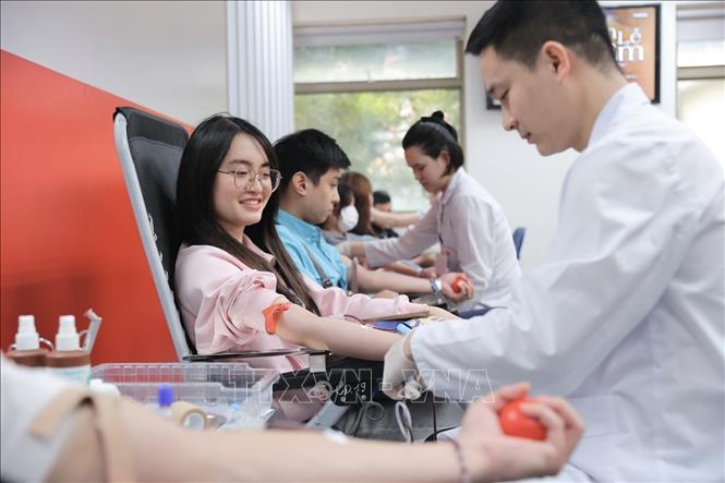 Lễ hội Xuân hồng 2026 với mục tiêu 10.000 đơn vị máu còn mang sứ mệnh kiến tạo một xã hội nhân văn, nơi những giá trị đạo đức được đề cao và lan tỏa mạnh mẽ trong mọi tầng lớp nhân dân, đặc biệt là thế hệ trẻ. Ảnh: Minh Quyết - TTXVN
