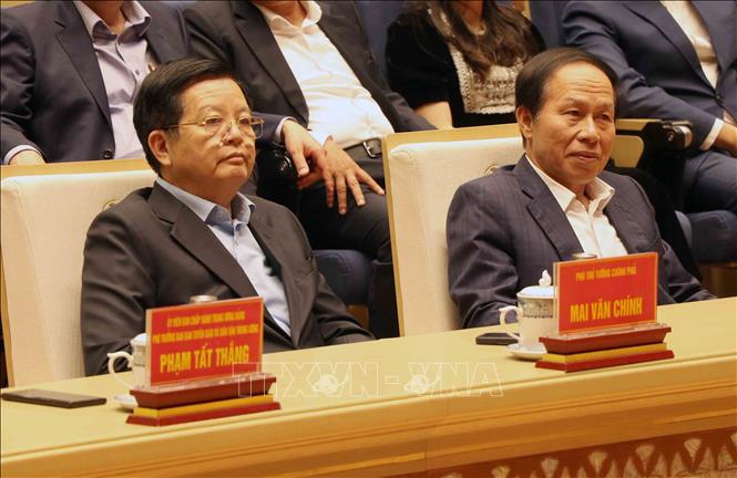 Phó Thủ tướng Mai Văn Chính dự khai trương Nhà hát Hoa Phượng. Ảnh: Hoàng Ngọc - TTXVN 