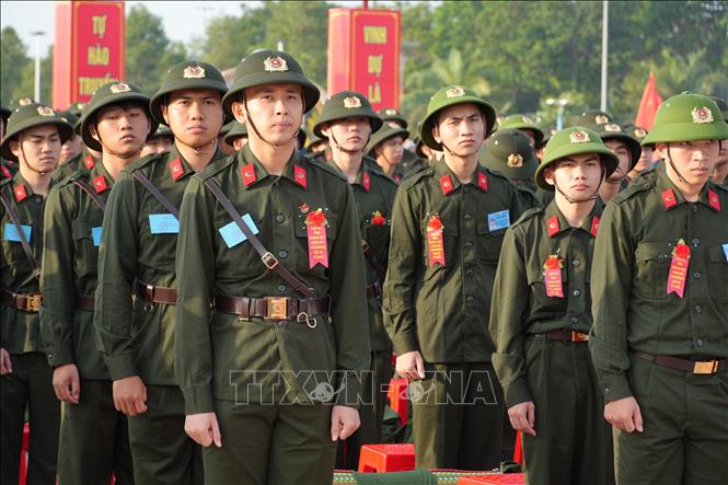 Thanh niên Khánh Hòa thể hiện quyết tâm hoàn thành tốt nhiệm vụ. Ảnh: Nguyễn Thành - TTXVN