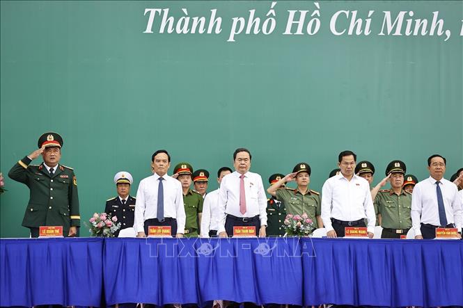 Chủ tịch Quốc hội Trần Thanh Mẫn dự Lễ giao, nhận quân năm 2026 tại Đại học Quốc gia Thành phố Hồ Chí Minh. Ảnh: Doãn Tấn - TTXVN