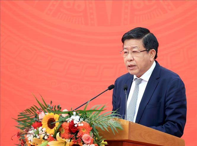 Phó Chủ tịch Thường trực UBND thành phố Hà Nội Dương Đức Tuấn phát biểu, động viên các tân binh. Ảnh: Tuấn Anh - TTXVN