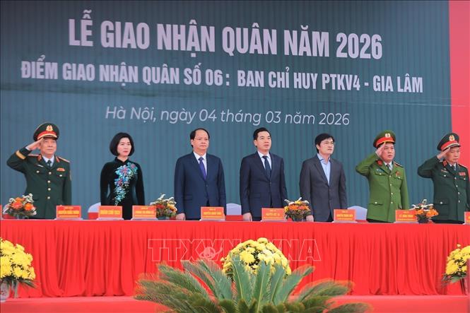 Đại biểu tham dự lễ giao, nhận quân năm 2026 tại điểm giao nhận quân số 06: Ban chỉ huy PTkV4 - Gia Lâm. Ảnh: Minh Quyết - TTXVN