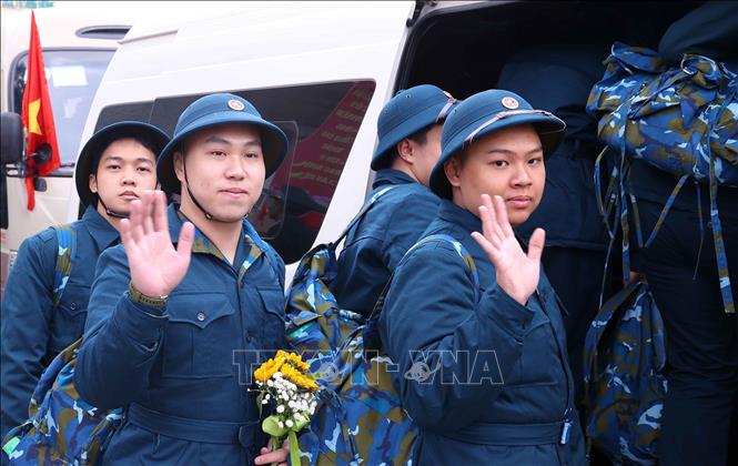 Các tân binh lên đường thực hiện nghĩa vụ quân sự, nghĩa vụ công an nhân dân năm 2026. Ảnh: Văn Điệp - TTXVN