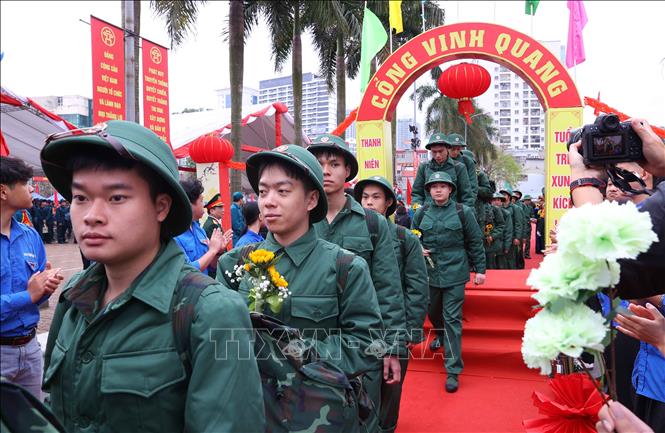 Các tân binh lên đường thực hiện nghĩa vụ quân sự, nghĩa vụ công an nhân dân năm 2026. Ảnh: Văn Điệp - TTXVN