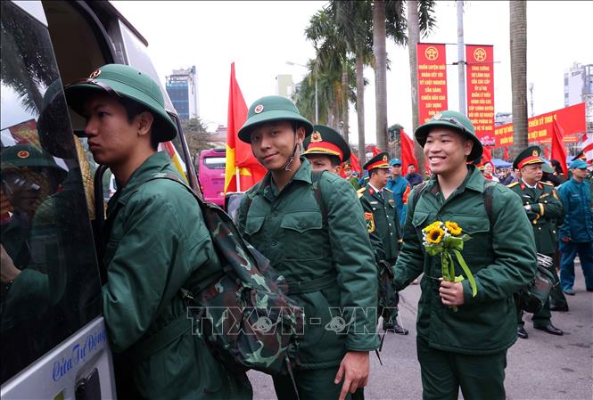 Các tân binh lên đường thực hiện nghĩa vụ quân sự, nghĩa vụ công an nhân dân năm 2026. Ảnh: Văn Điệp - TTXVN