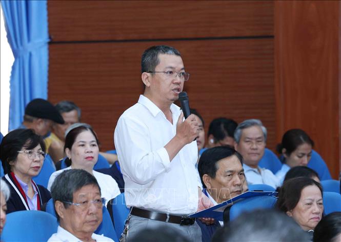 Cử tri phường Thanh Khê Trần Minh Nhật phát biểu tại hội nghị. Ảnh: Phương Hoa - TTXVN