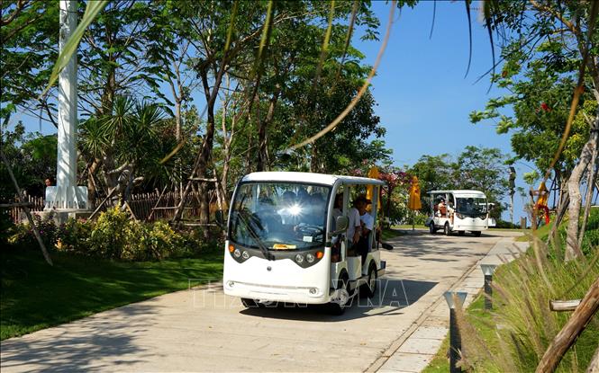 Đoàn Farmtrip đến thăm, khảo sát, trải nghiệm một số địa điểm, sản phẩm nổi bật của tỉnh Lâm Đồng. Ảnh: Hồng Hiếu- TTXVN