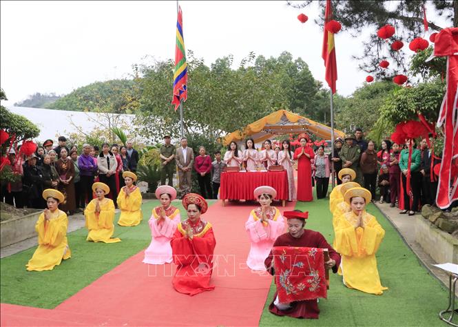 Nghi thức tế lễ truyền thống tại đền Hạ Bằng La. Ảnh: Đinh Thùy - TTXVN 