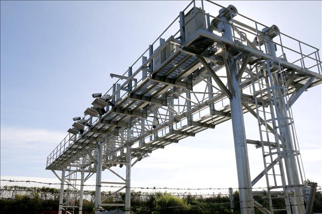 Hệ thống thu phí tự động tại lối ra Hàm Kiệm trên cao tốc Vĩnh Hảo – Phan Thiết. Ảnh: Nguyễn Thanh - TTXVN