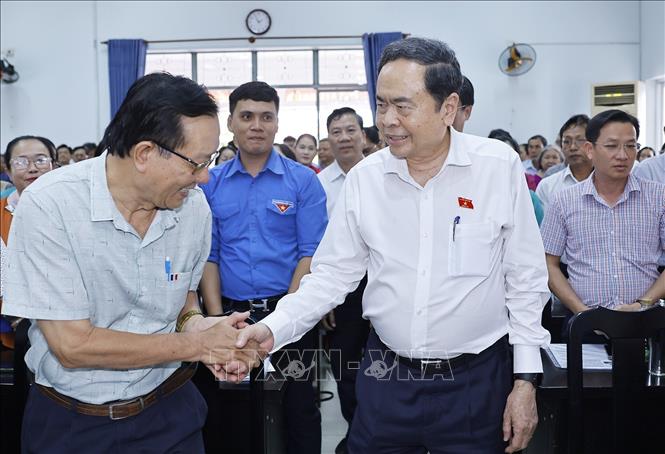 Chủ tịch Quốc hội Trần Thanh Mẫn tiếp xúc cử tri xã Đông Thạnh, Thành phố Hồ Chí Minh. Ảnh: Doãn Tấn - TTXVN